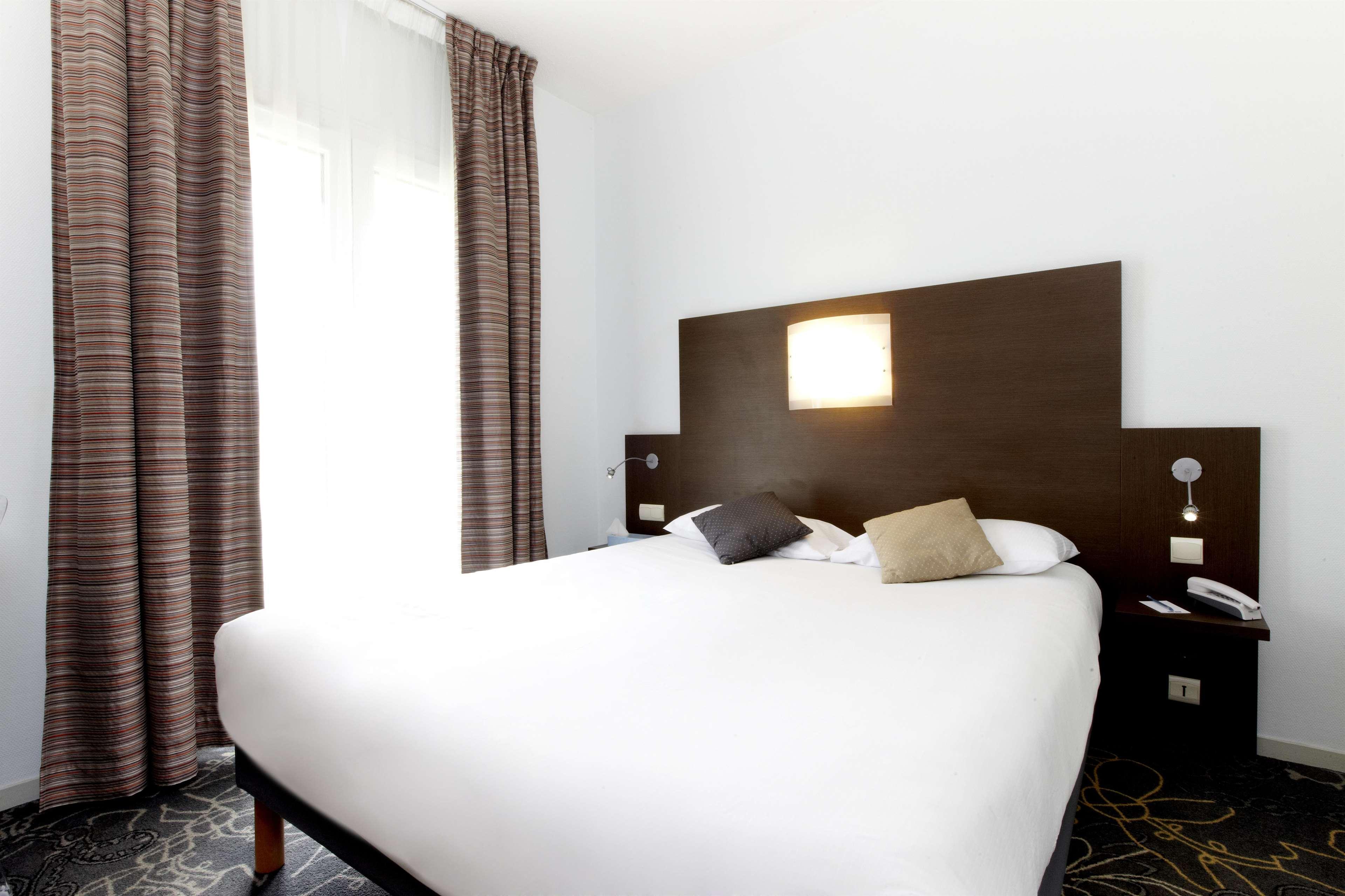 Hotel Kyriad La Rochelle Centre Ville Buitenkant foto