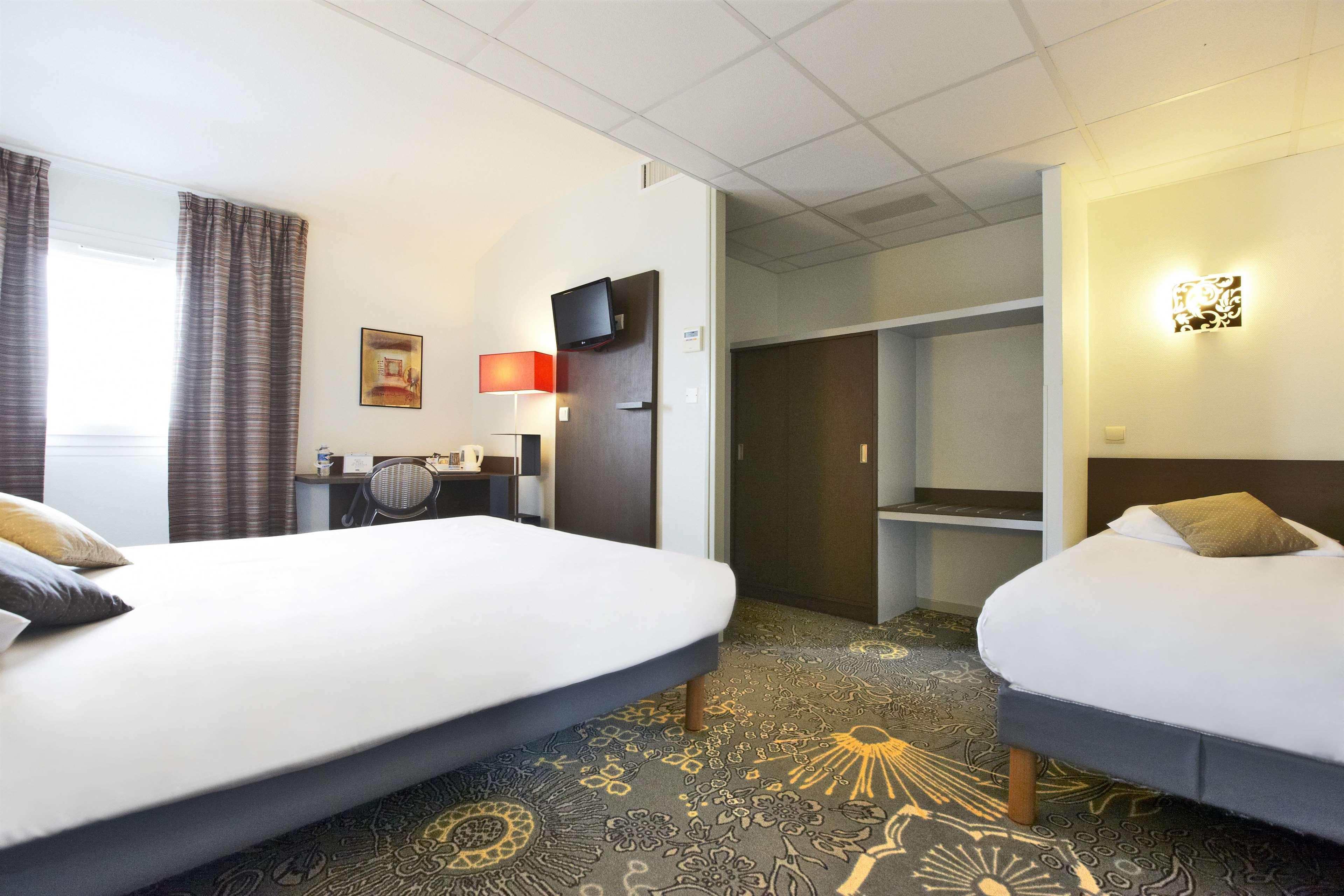 Hotel Kyriad La Rochelle Centre Ville Buitenkant foto
