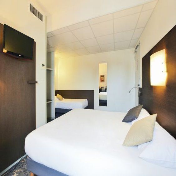Hotel Kyriad La Rochelle Centre Ville Buitenkant foto